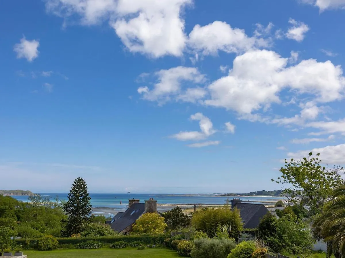 Holiday Home With Sea View, Perros Guirec